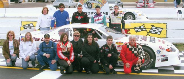 Febr.2007 : Rich Bosschaert at Finish Line Racing School (rear second from right) - link to some other pics